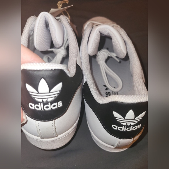 BRAND NEW Adidas ✨️ SUPERSTAR 👞 shoes - Picture 5 of 7